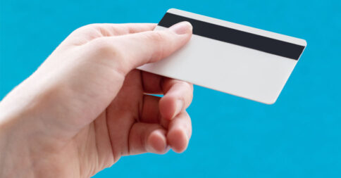 Cartão com tarja magnética: como facilita a rotina da empresa?