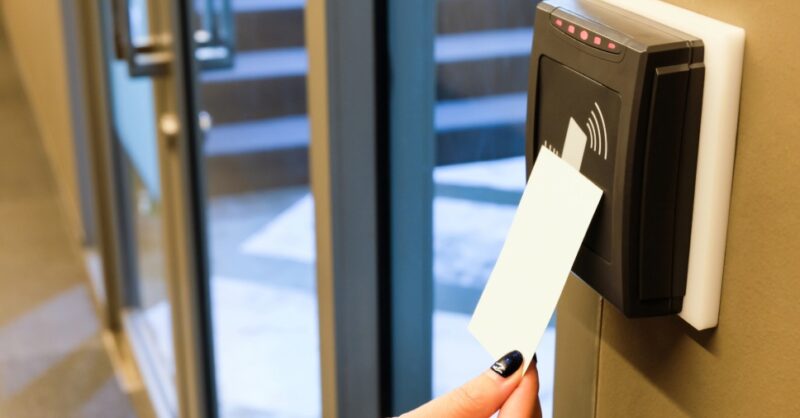 Cartão inteligente HID e cartão comum: qual a diferença?
