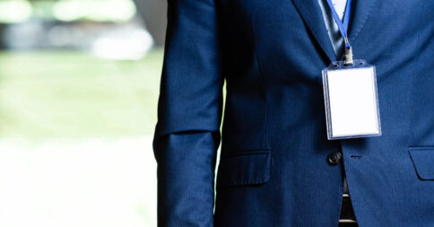 PVC, RFID ou magnético: como escolher o melhor crachá para sua necessidade